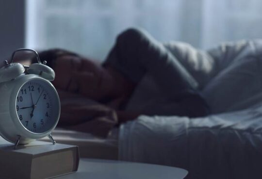 Schlaf besser nachholen oder vorschlafen?